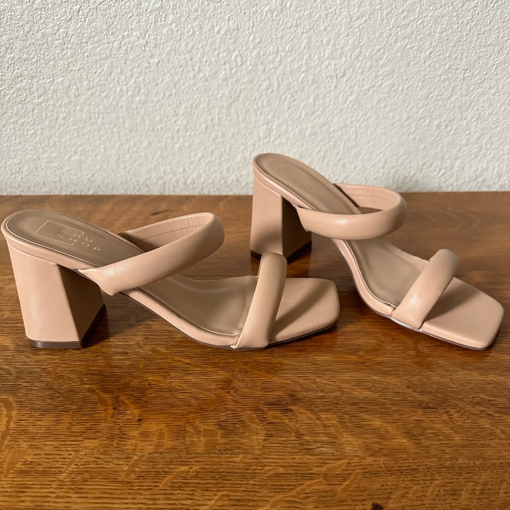 ShuShop heel sandal - Nude - BRAND NEW. NEVER WORN.